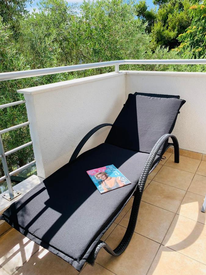 Ivana Apartment With Terrace Novalja Ngoại thất bức ảnh