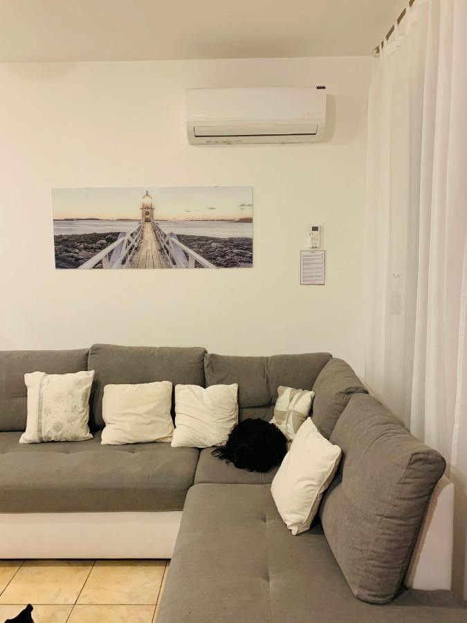 Ivana Apartment With Terrace Novalja Ngoại thất bức ảnh